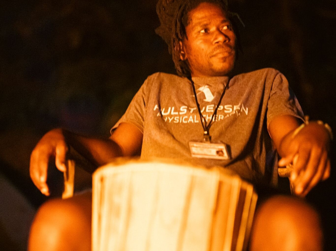 Sunday Williams Tours-Monkey Bay必去景点