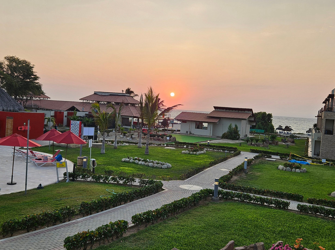 蓬萨尔海滩皇家度假Spa酒店及会议中心主图