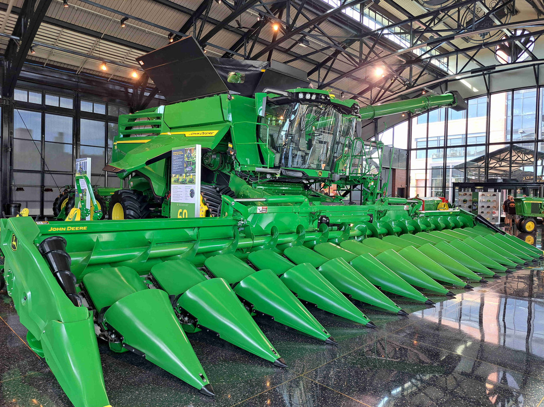 John Deere Pavilion景点图片