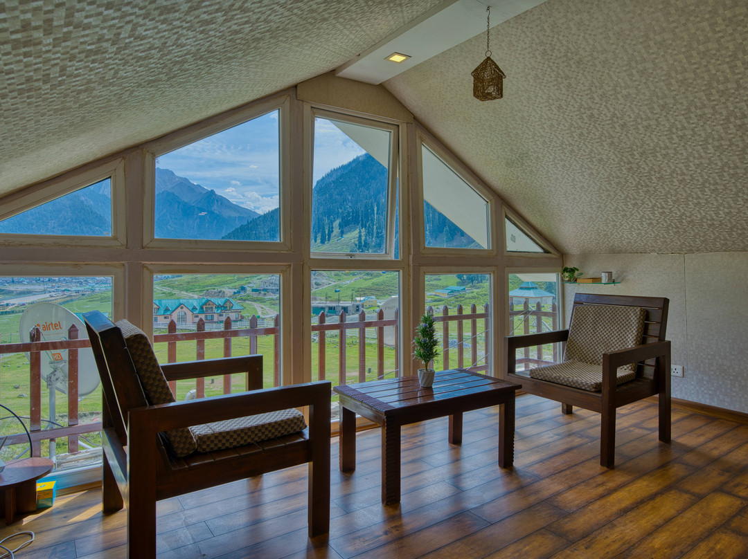 Golden Meadows Hotels & Resort主图