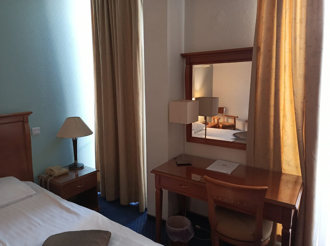 卡斯泰利酒店主图