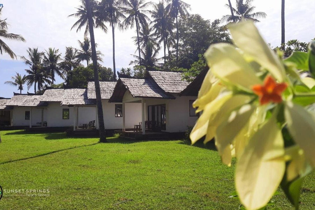 Sunset Springs Beach Retreat