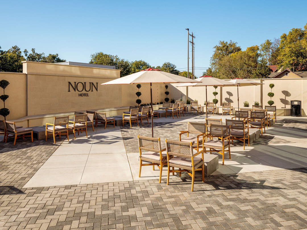 NOUN Hotel主图