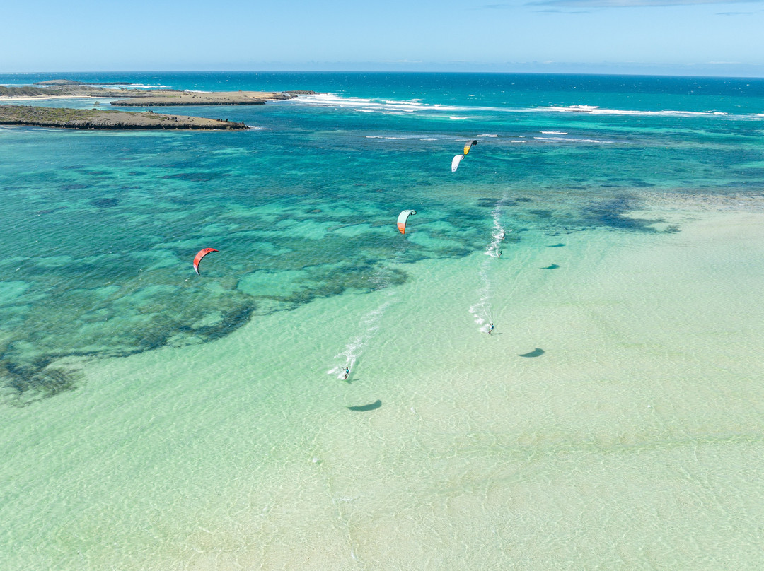 Ocean Lodge Kite & Windsurf景点图片