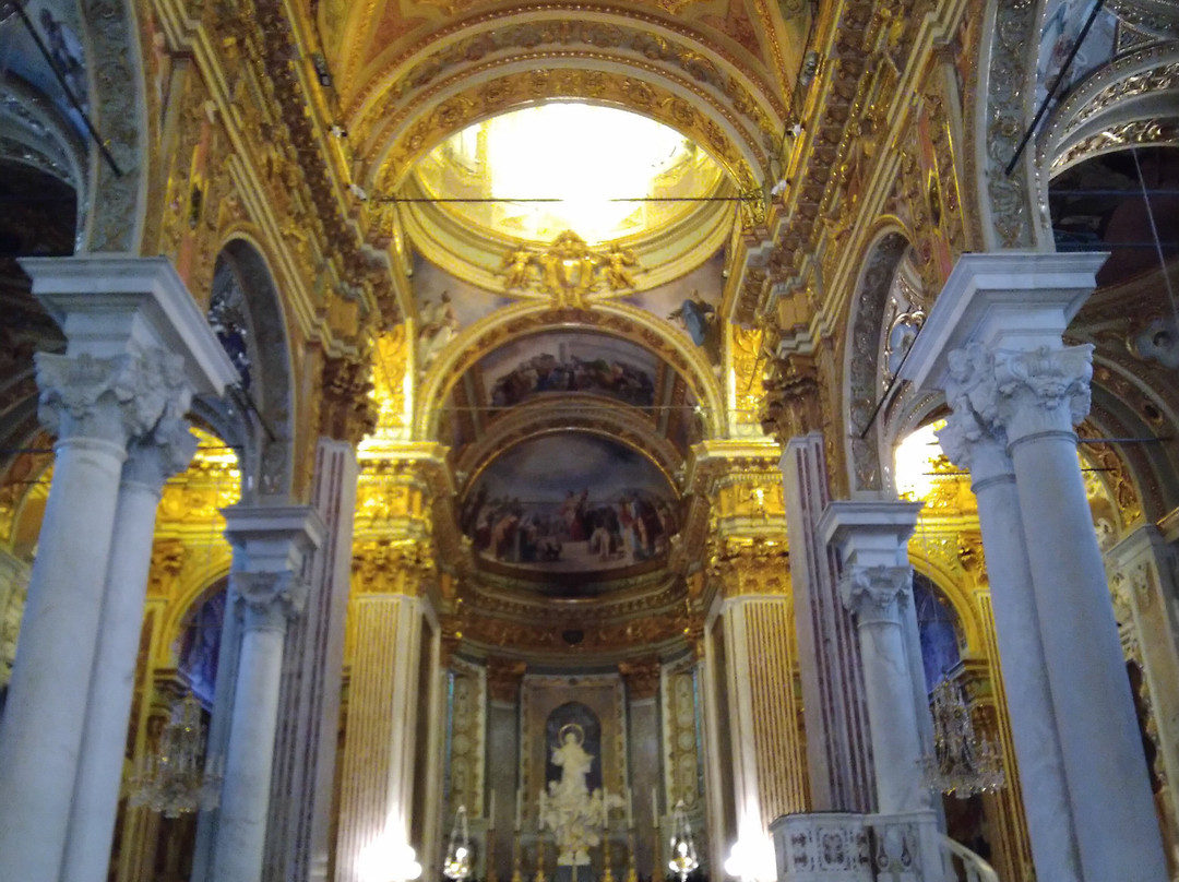 Basilica di Santo Stefano-拉瓦尼亚必去景点