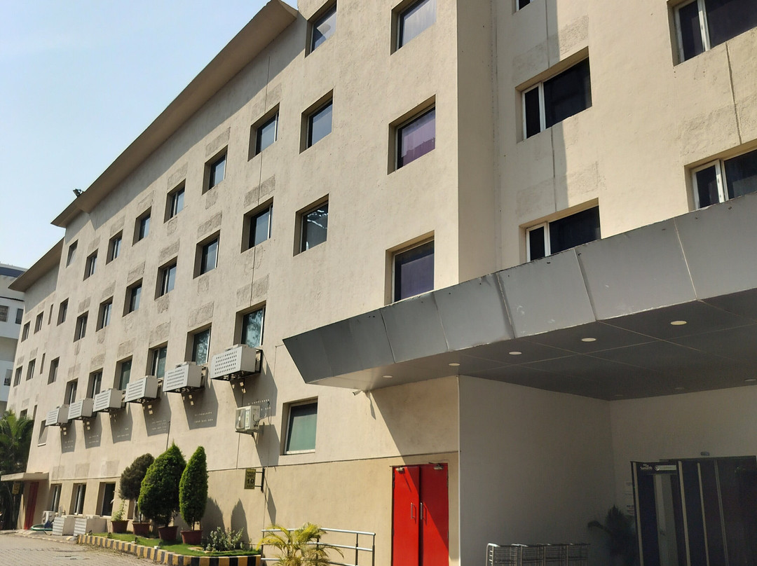 普那金格酒店主图