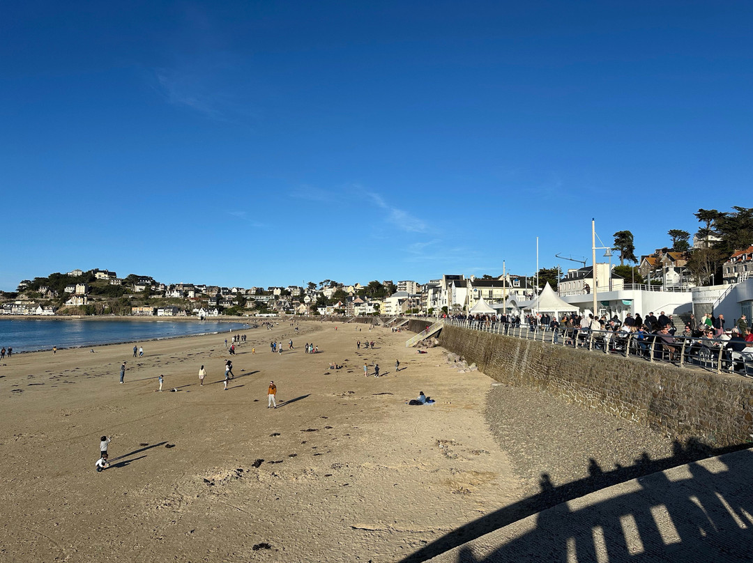 Plage Du Val André景点图片