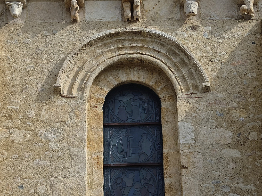 L'Eglise Saint-Gervais-et-Saint-Protais-Civaux必去景点