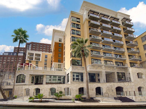 圣安东尼奥河滨步道欢朋套房酒店