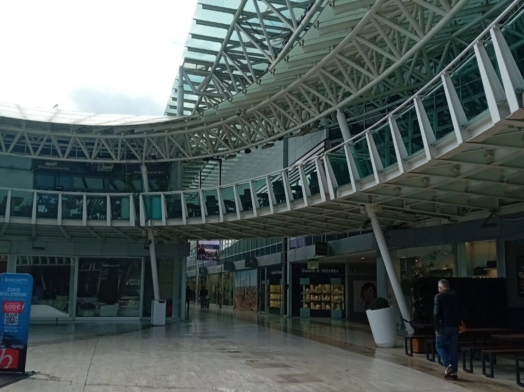Centro Meridiana-雷诺河畔卡萨莱基奥必去景点