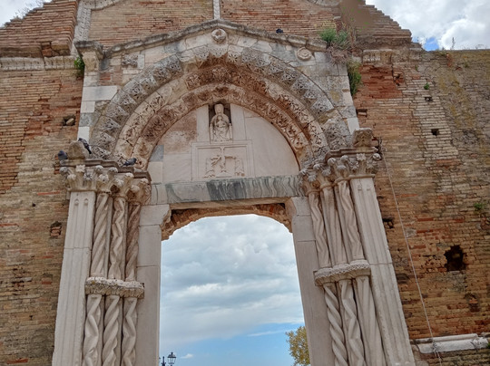Chiesa di San Pietro-瓦斯托必去景点