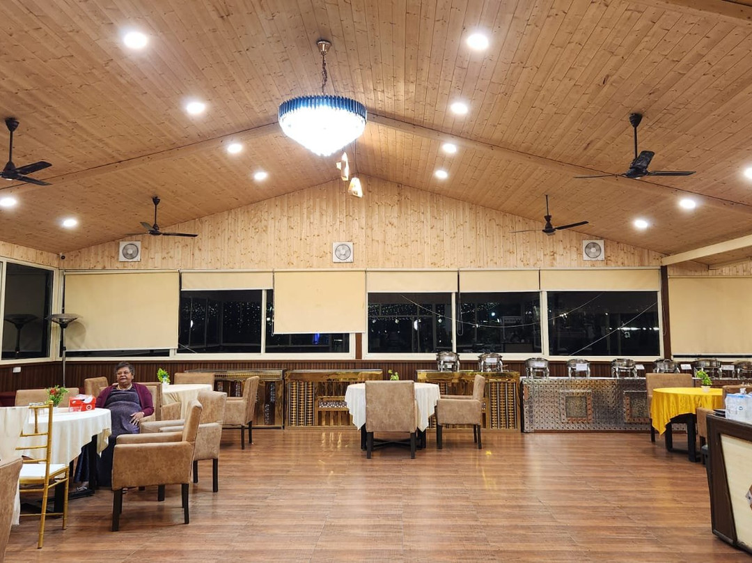 拉吉普尔之巅酒店主图