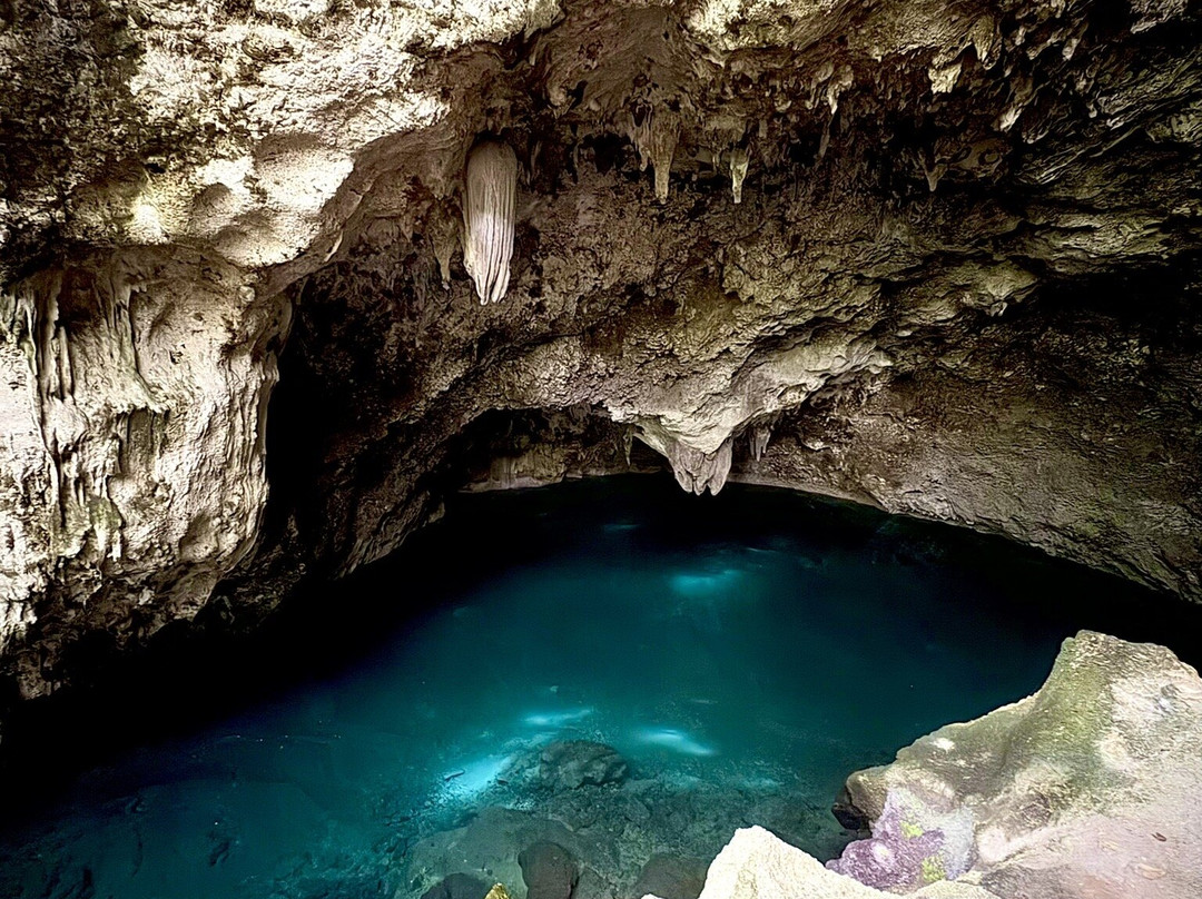 Hoyo Azul-蓬塔卡纳必去景点