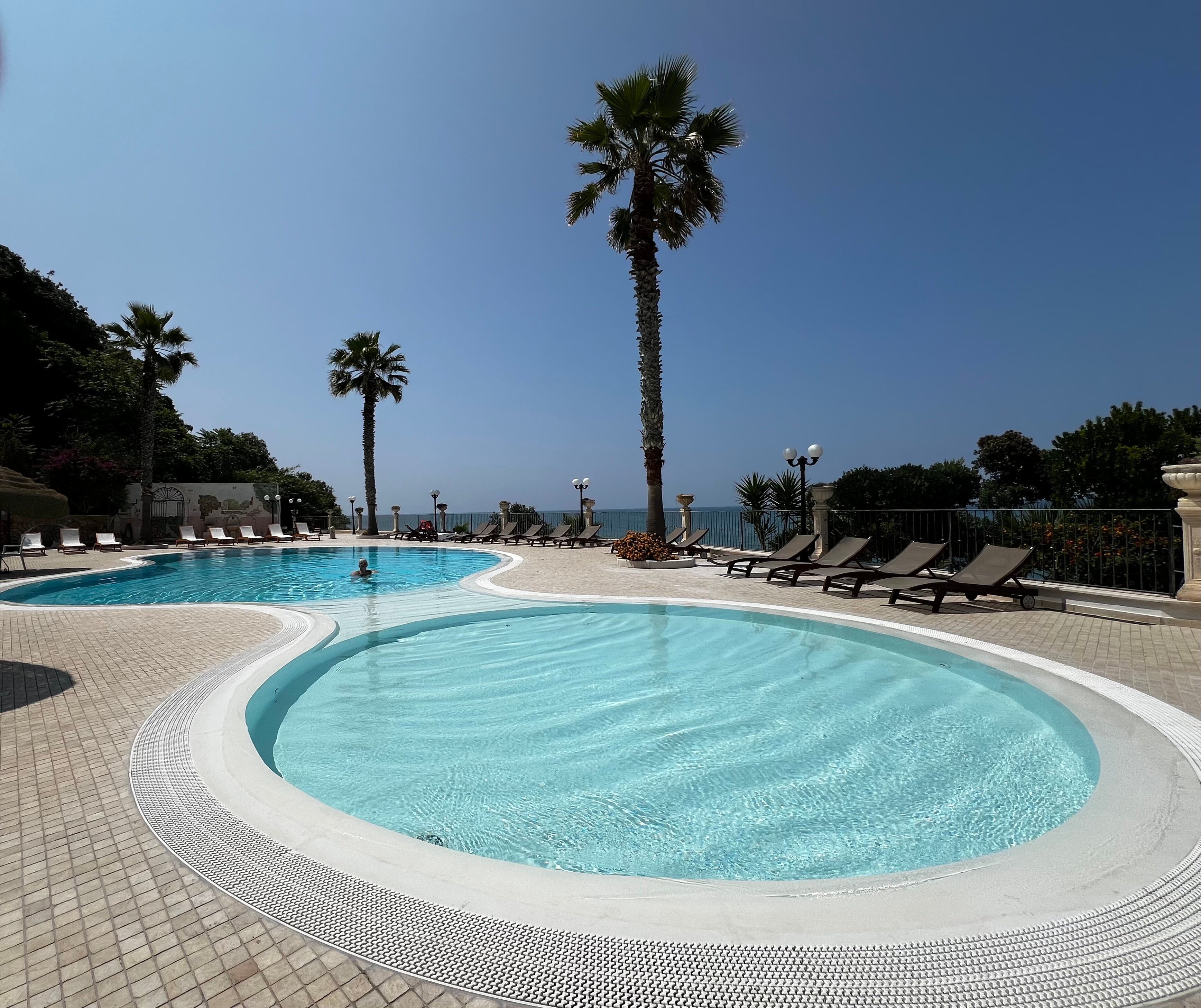 Hotel residence Tramonto-泳池