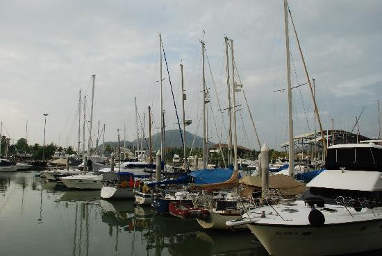 普吉岛游艇俱乐部主图