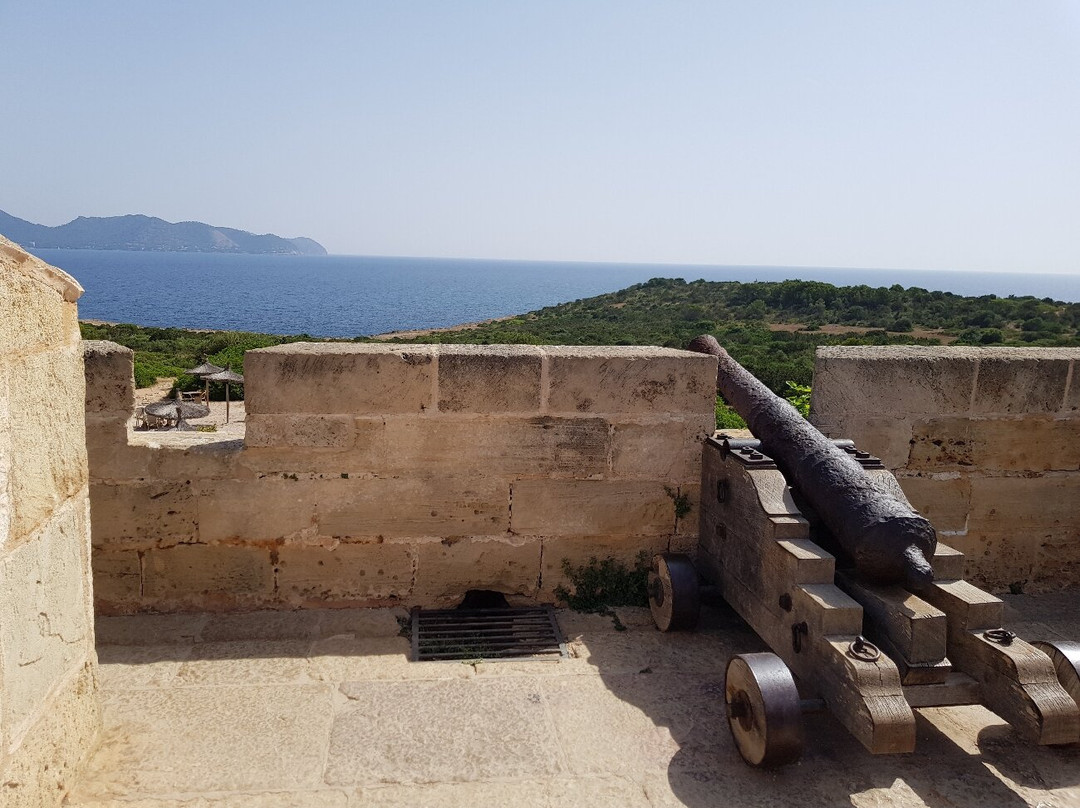 Castillo de la Punta de Namer-萨可马必去景点