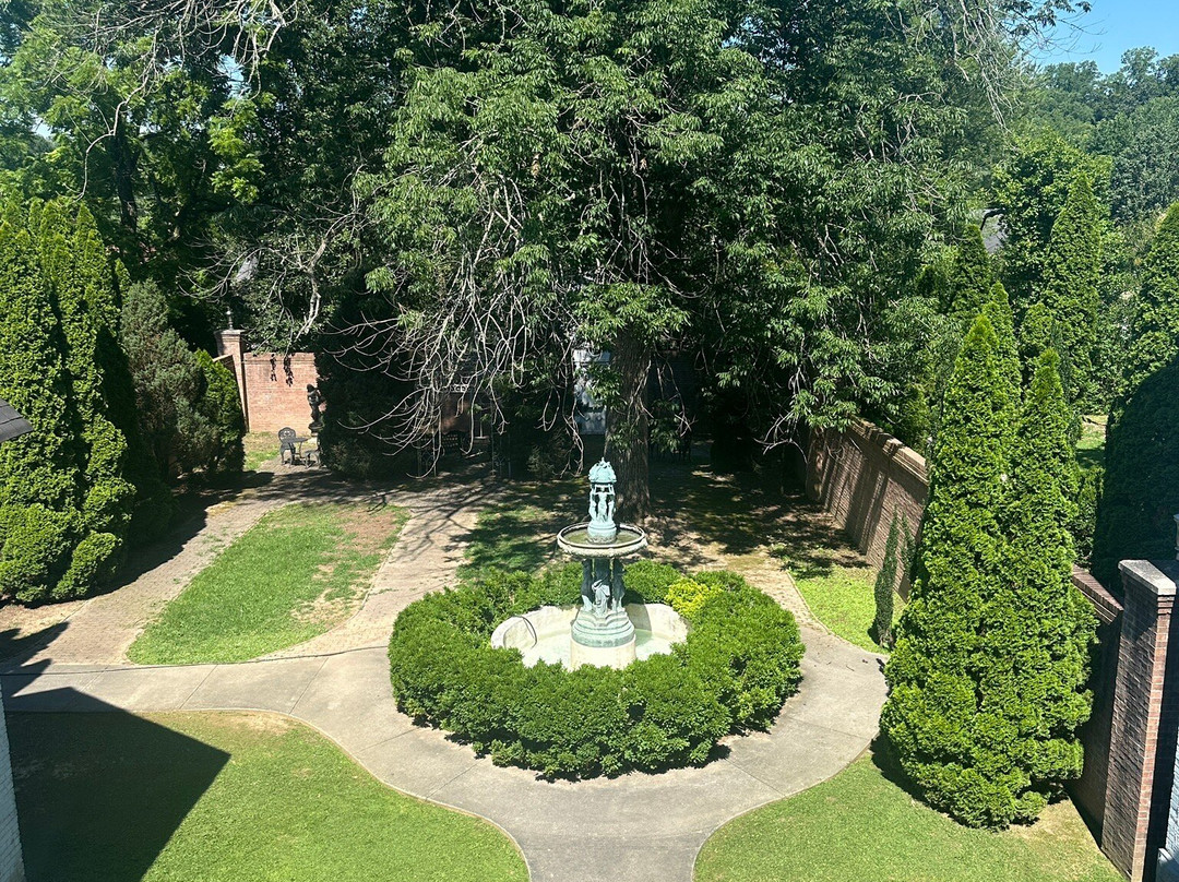 Falcon Rest Mansion & Gardens-McMinnville必去景点