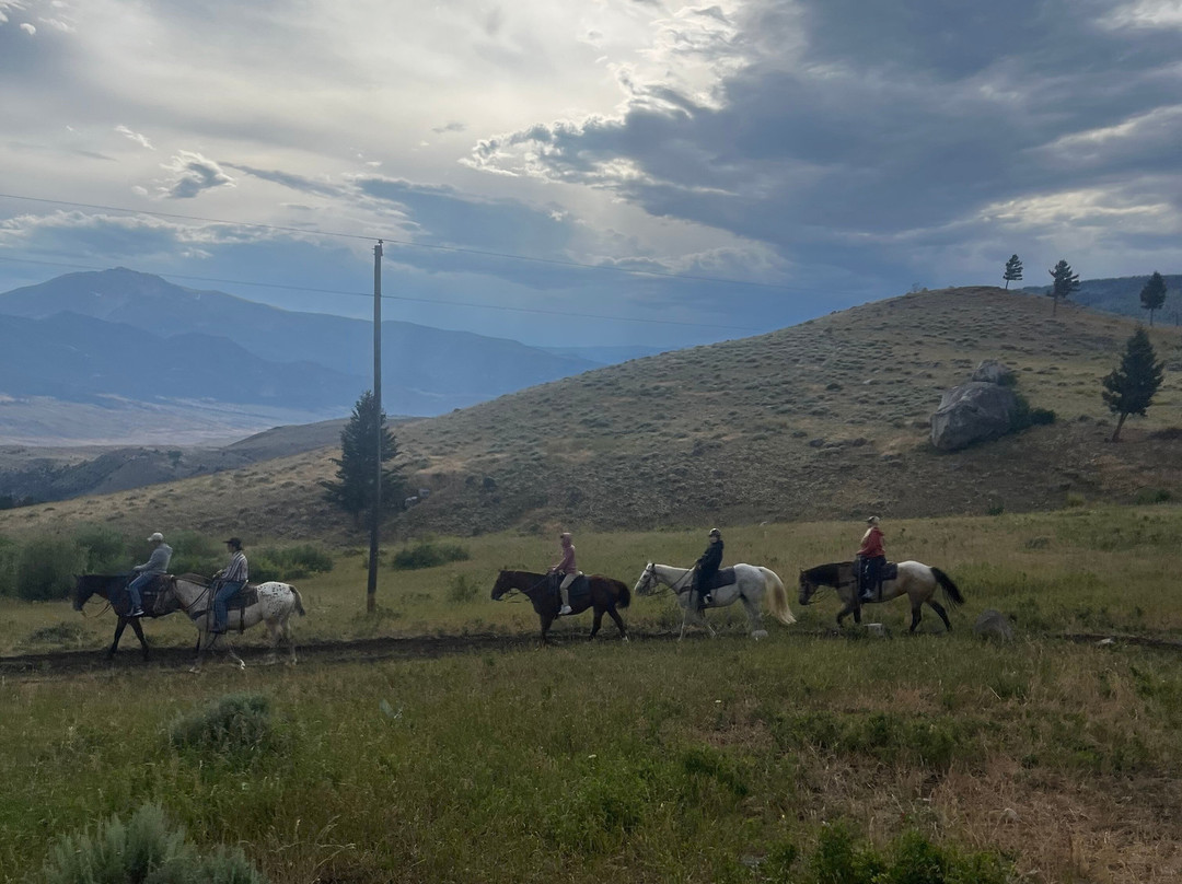 Hell's A-Roarin' Outfitters-加德纳必去景点