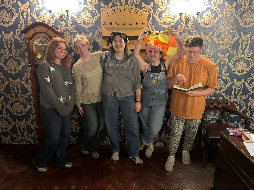 Stuck in the Riddle-Huddersfield必去景点