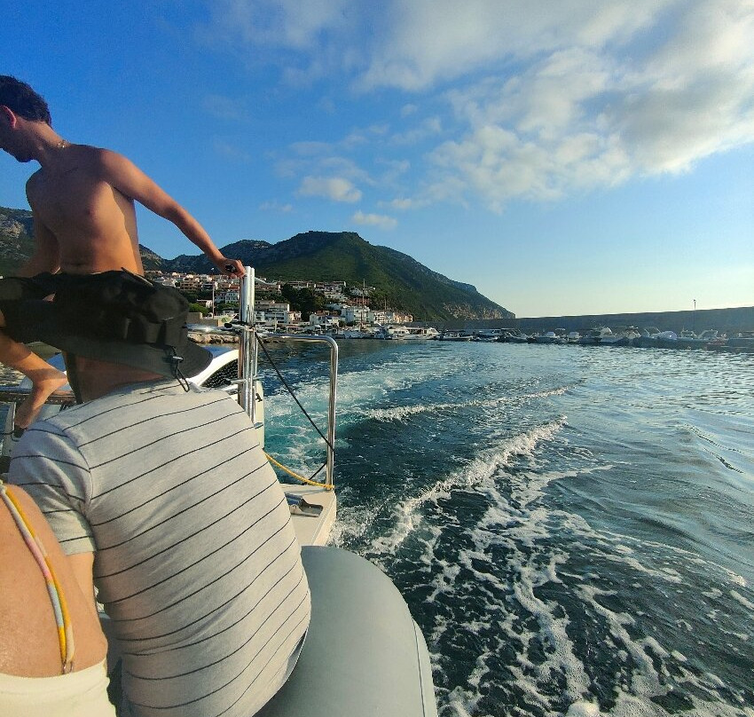 Bluforia Diving Center-Cala Gonone必去景点