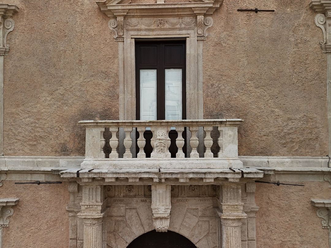 Palazzo Cybo-Malaspina-Aiello Calabro必去景点