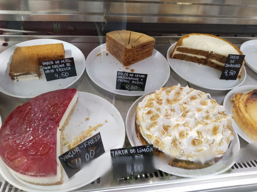 Pasteleria Panadería La Familia