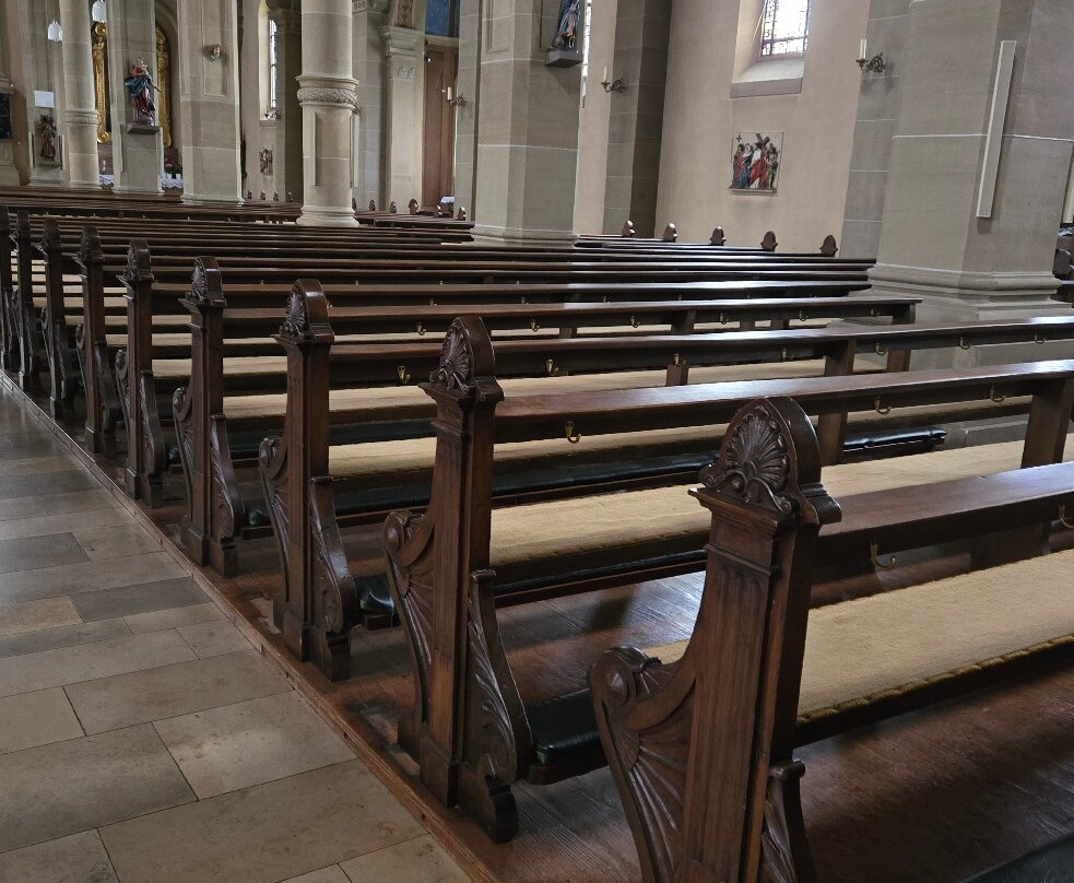 Kath. Pfarrkirche St. Barbara-福斯特必去景点