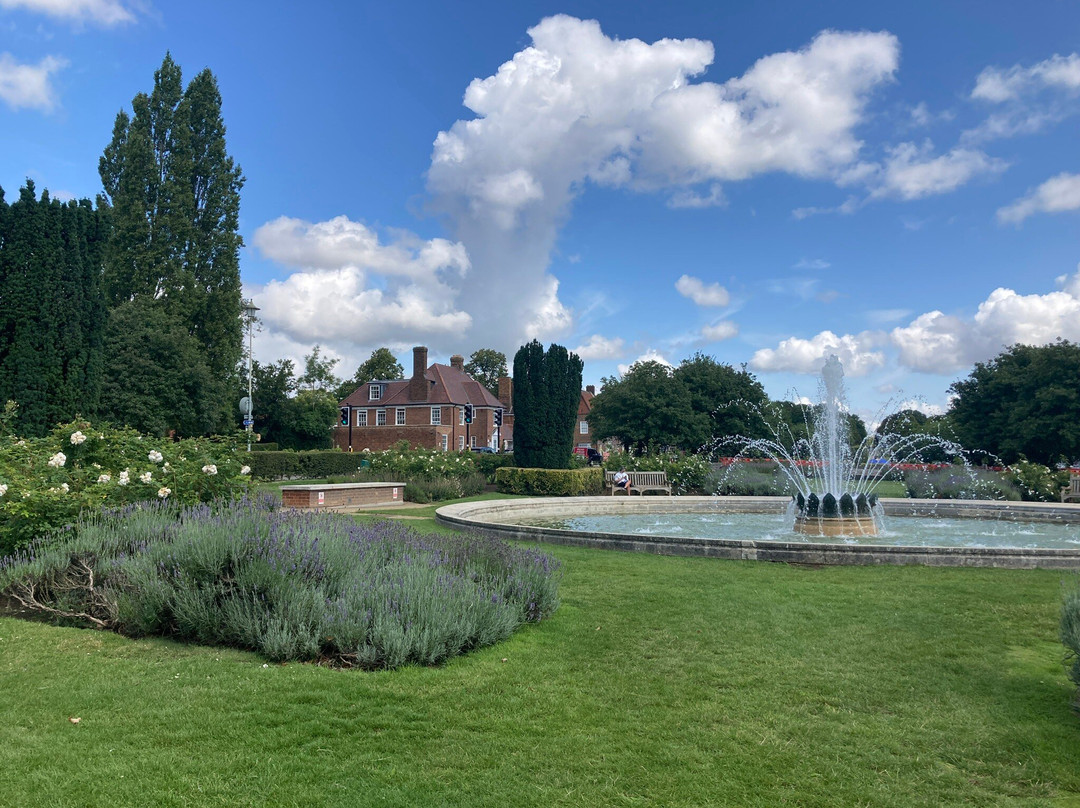 Coronation Fountain-韦林花园城必去景点