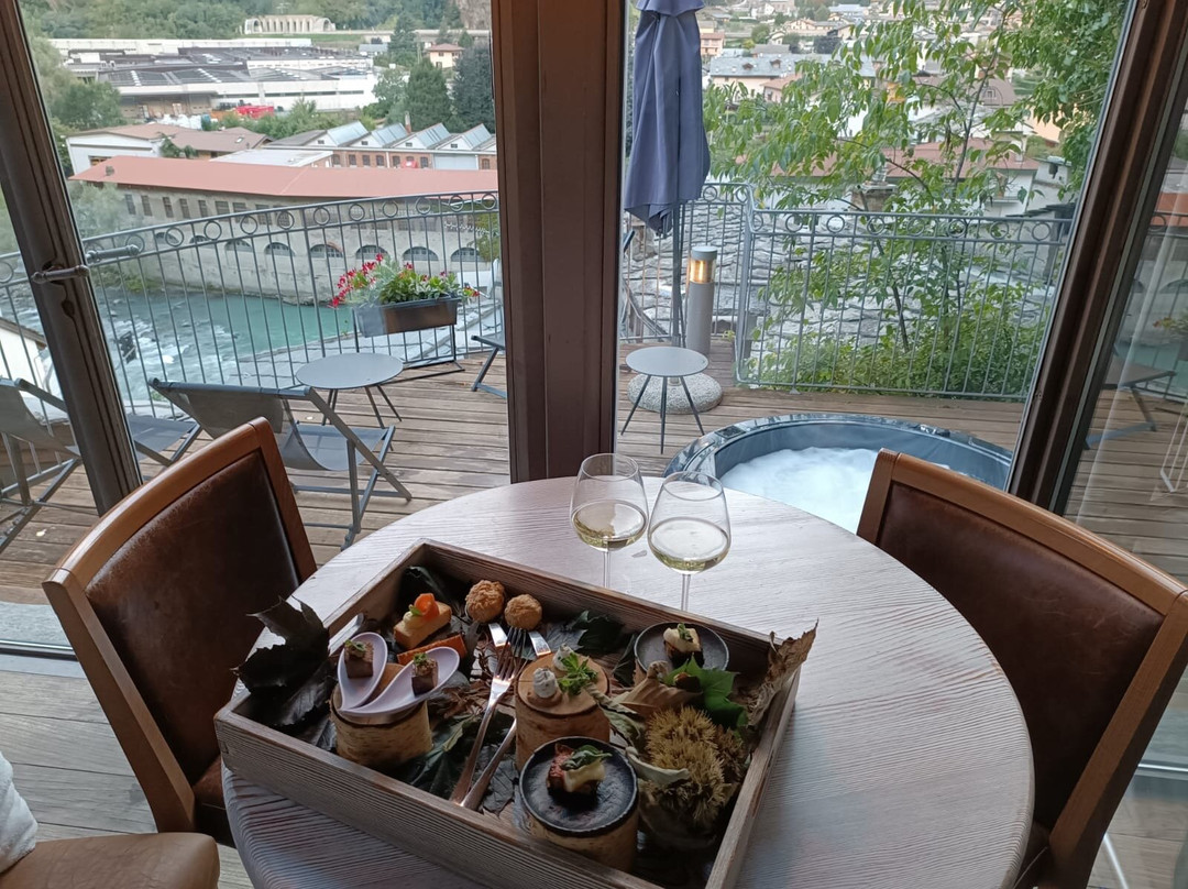 艾德加拉思酒店主图
