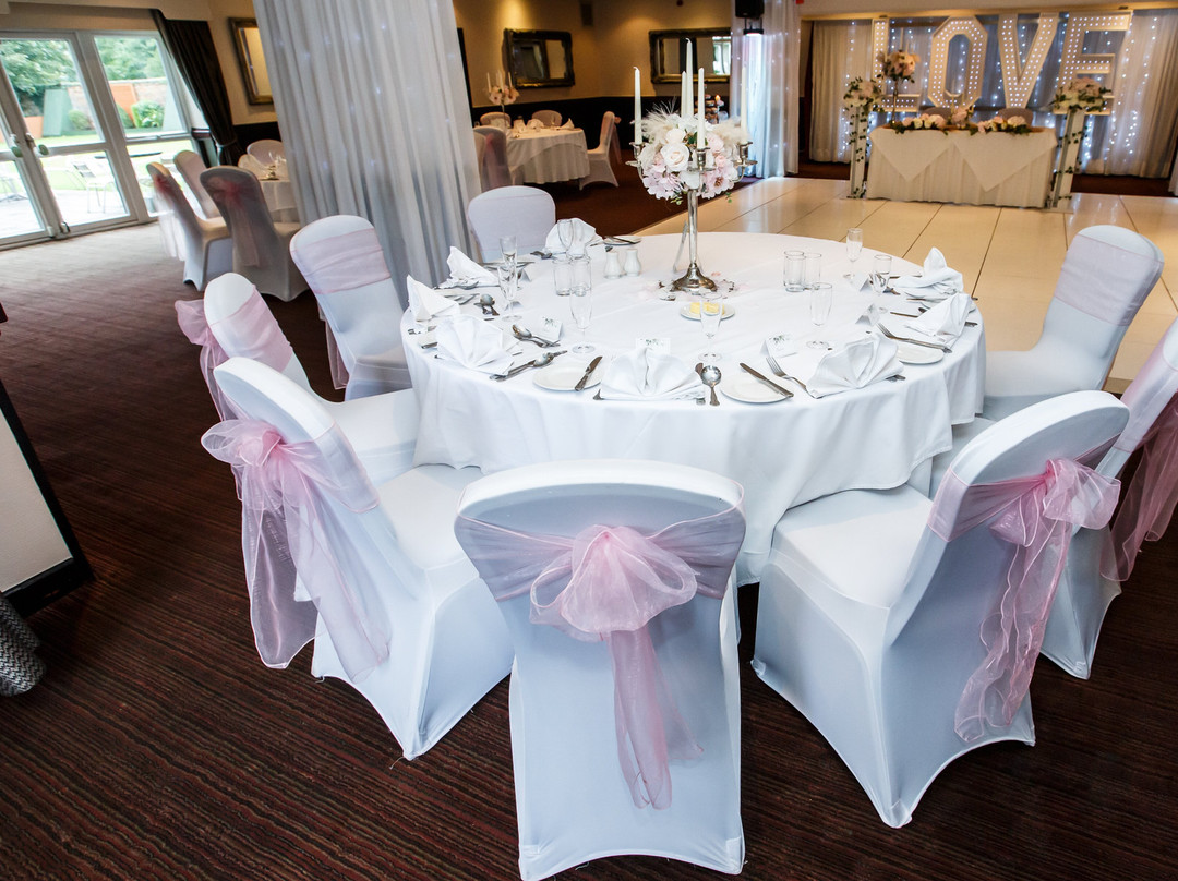 Briars Hall Country House Hotel主图