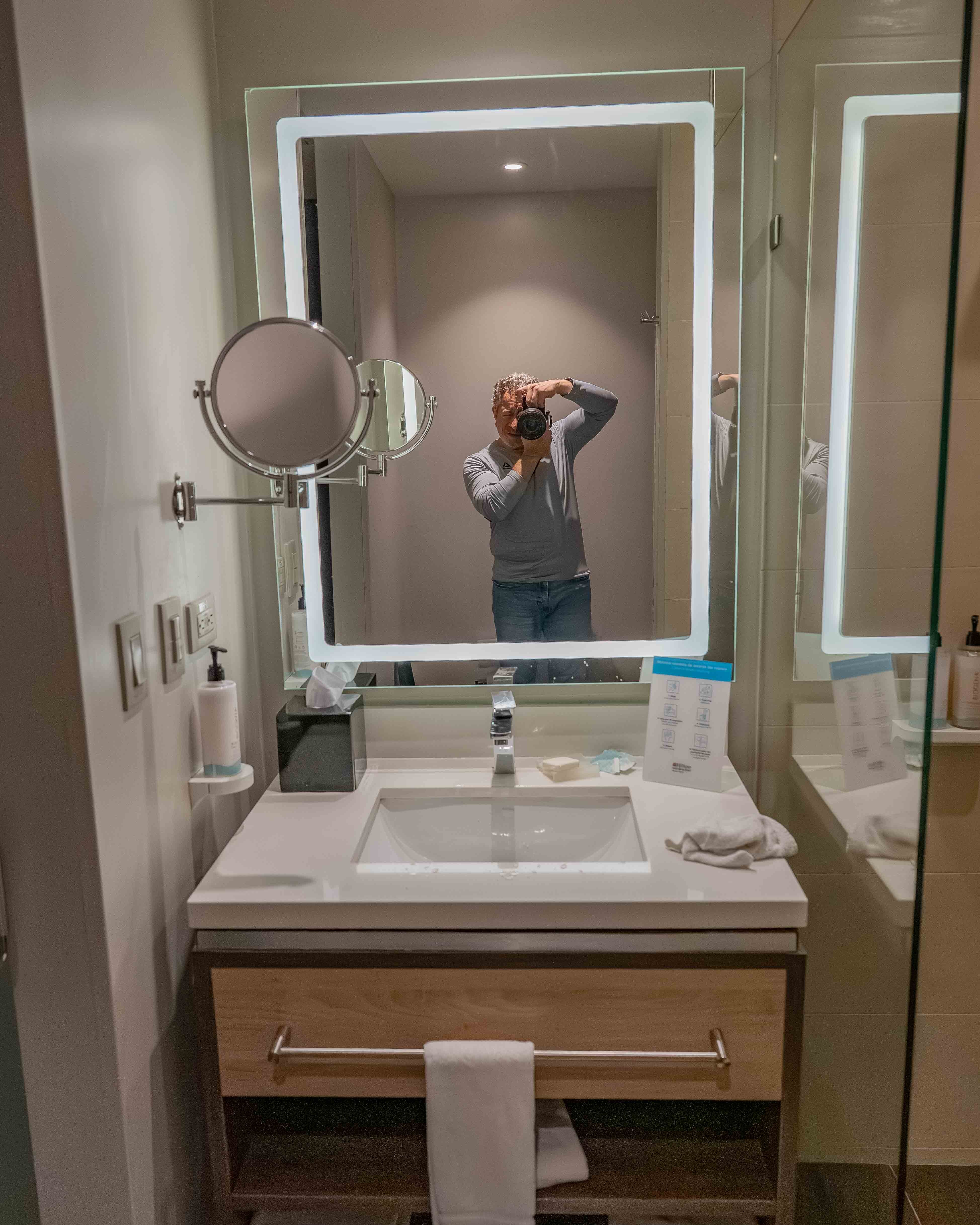 Hilton Garden Inn Bogota Airport-浴室