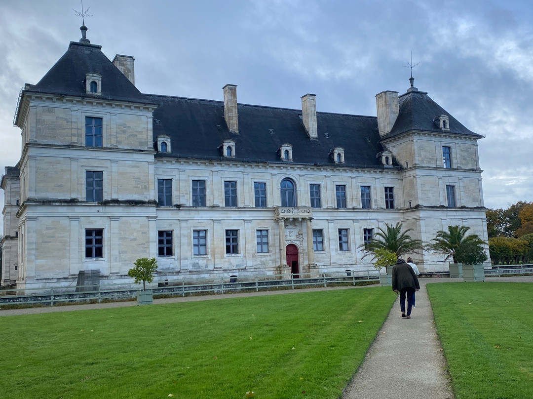 Chateau Ancy-le Franc-Ancy-le-Franc必去景点