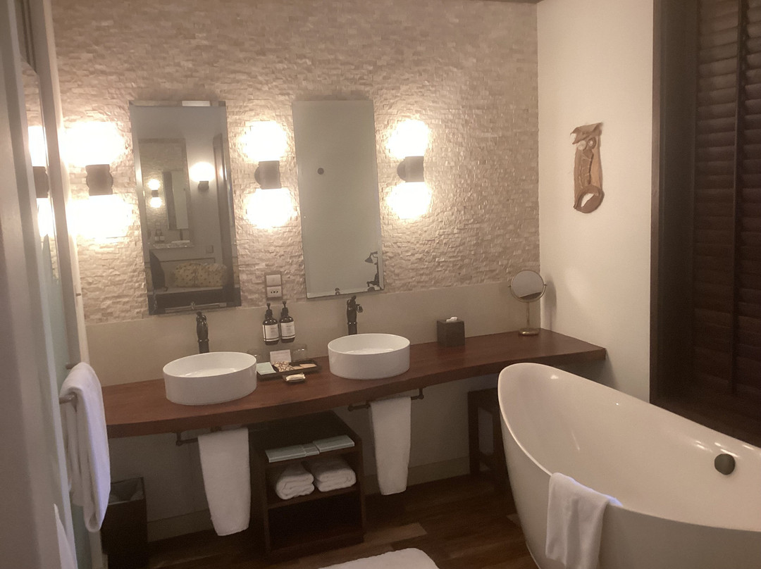 博瓦隆海滩H度假村主图