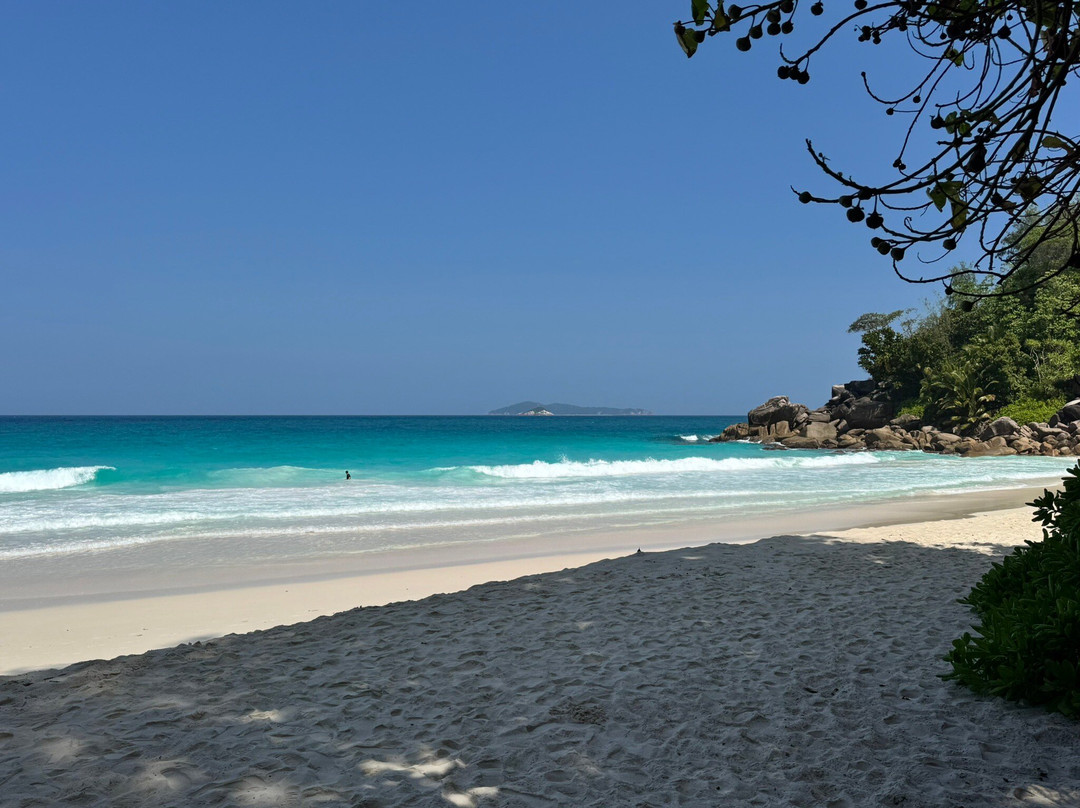 乔吉特沙滩-普拉兰岛必去景点