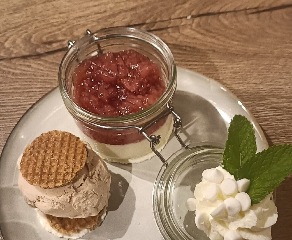 德尔顿公寓酒店主图