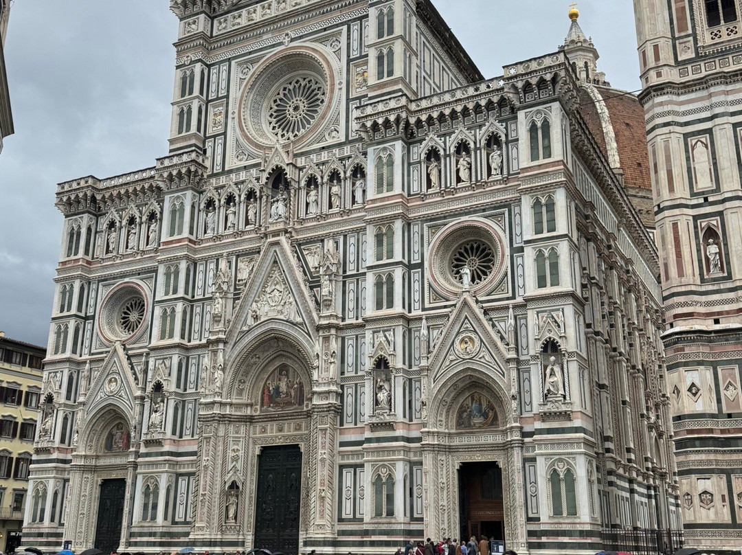 Private Driver Walter Occhini-里窝那必去景点