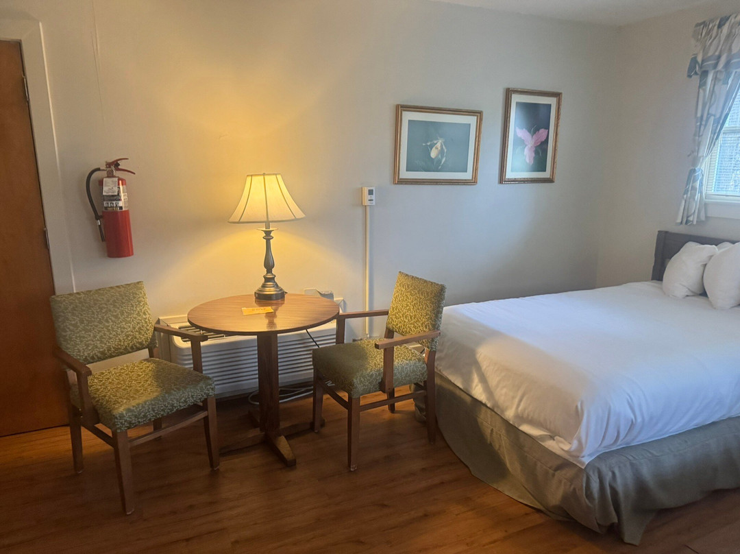 Cumberland Falls State Resort - Dupont Lodge主图