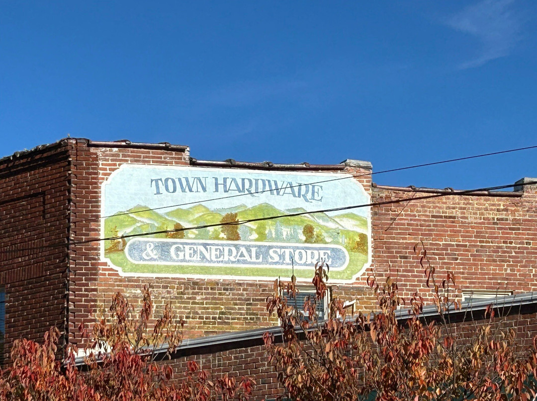 Black Mountain Town Square-Black Mountain必去景点