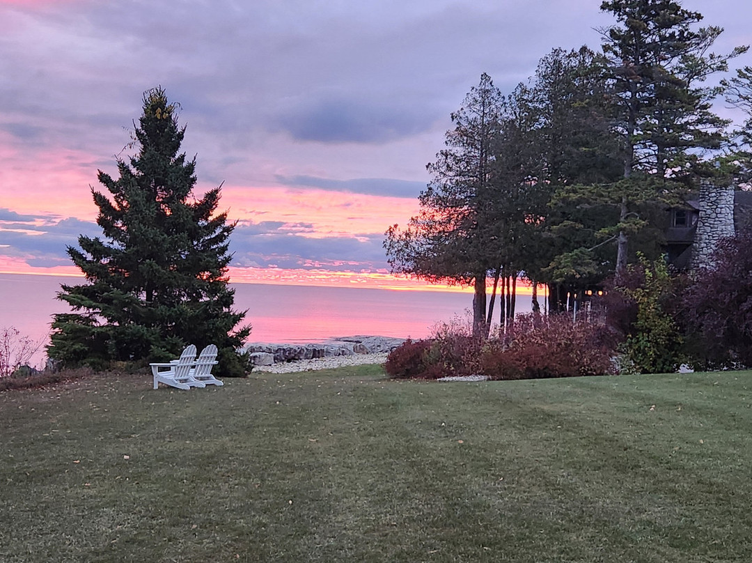 Glidden Lodge Beach Resort主图