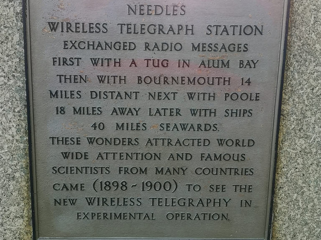 怀特岛尖柱区-Totland必去景点