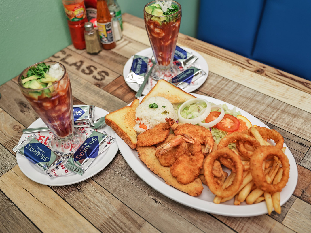 El Pulpito Seafood Restaurant