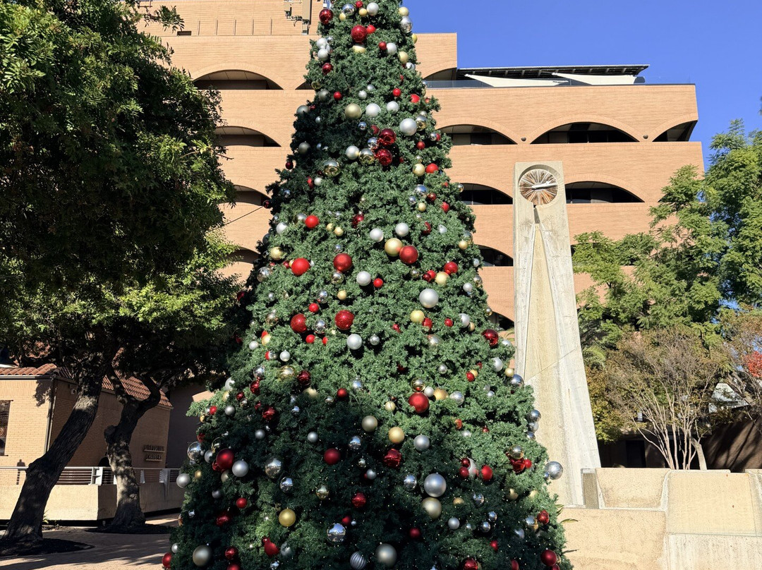 河畔万豪酒店主图