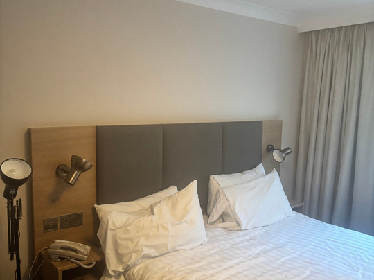 假日雷丁南部M4高速公路11号岔口酒店主图