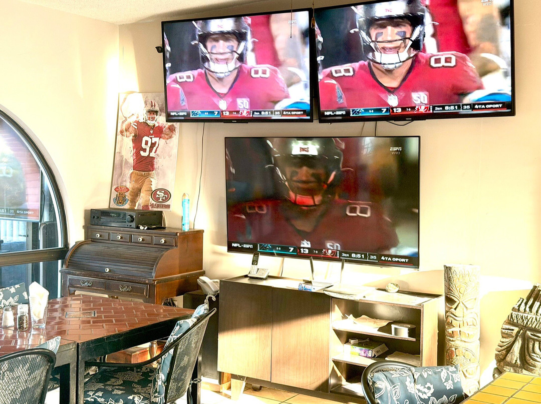 TIKI TODDS Restraunt & Bar