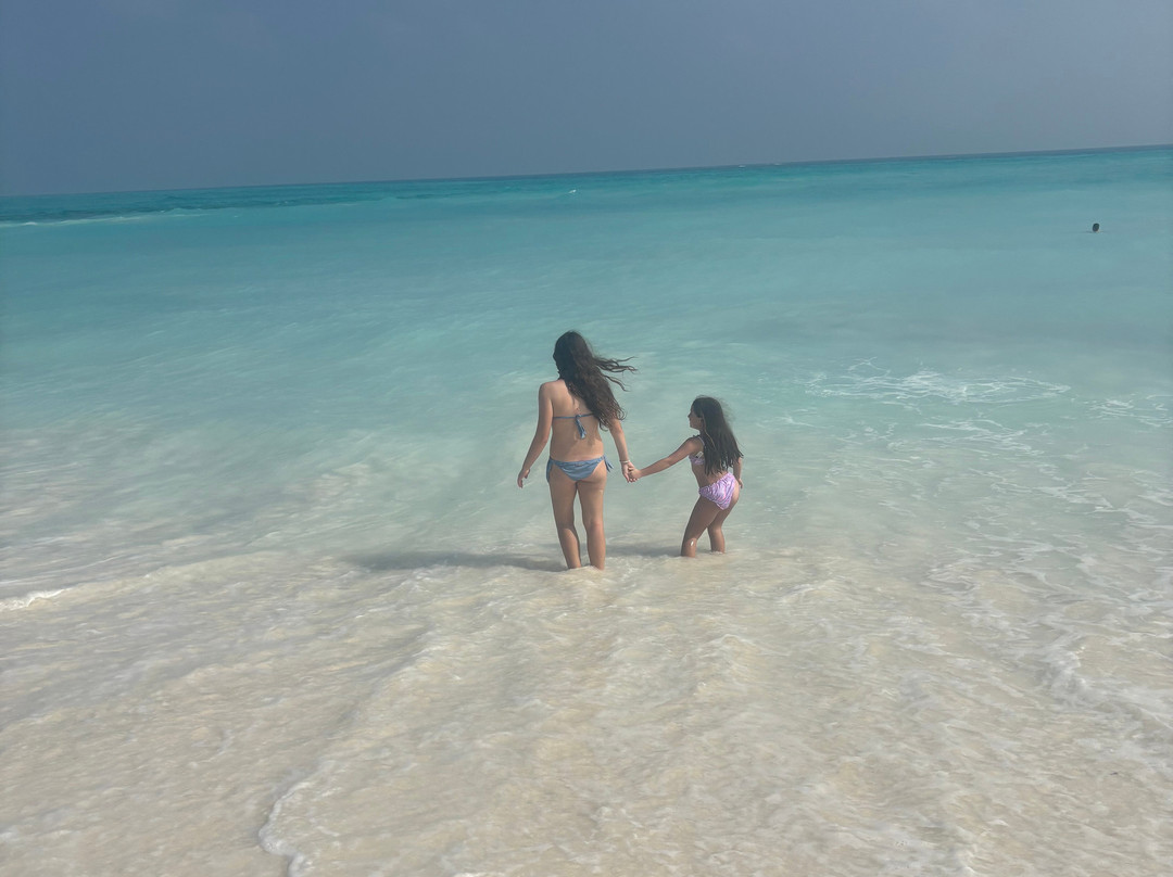 Luau Beach Inn Maldives主图