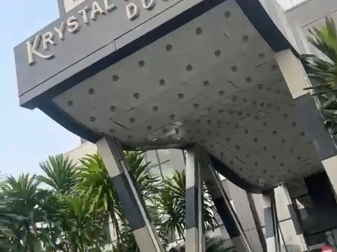 Krystal Palace Douala主图