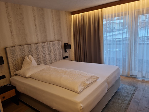 普拉兹霍夫度假酒店主图