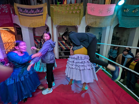 Cholitas Wrestling-拉巴斯必去景点
