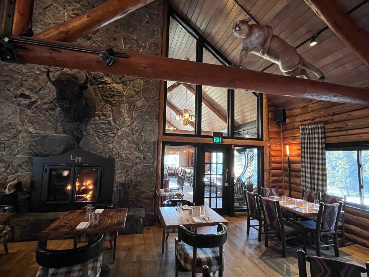 龙恩山牧场酒店-官方