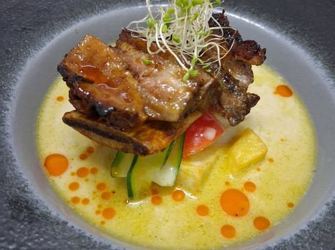 DNVR Karaoke, Spa dan Lounge Bandung-万隆必去景点